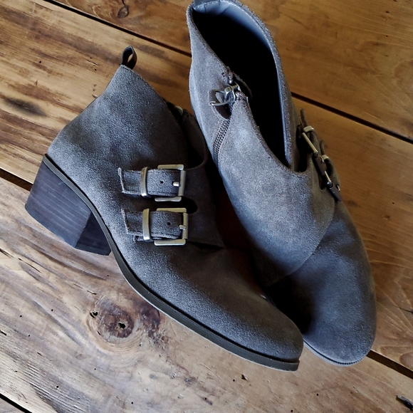 Ellen Tracy Gray Zip up Ankle Bootie Women's Romero Size 9 - Picture 1 of 15